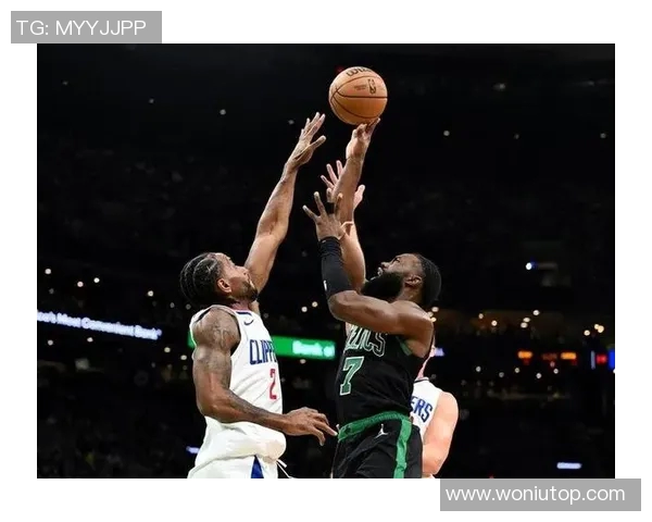 布朗狂砍50分带队狂胜！凯尔特人31分大胜快船迎三连胜